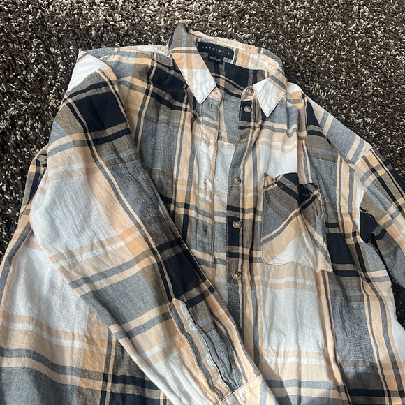 Plaid button down. Over sized fit size xsmall. Barely worn. Great quality - Picture 3 of 3